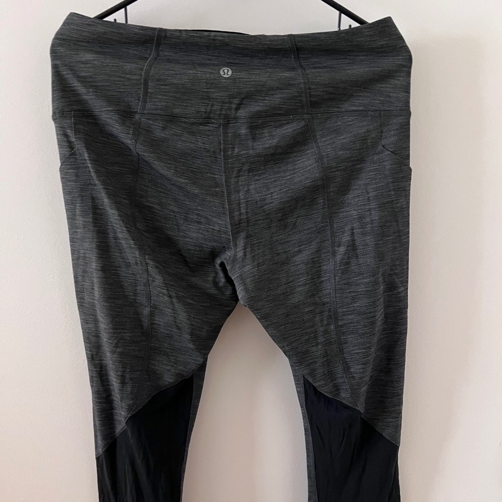 Lululemon Women's 3/4 Length Leggings - Size 12 - Black & Grey Mesh Trim